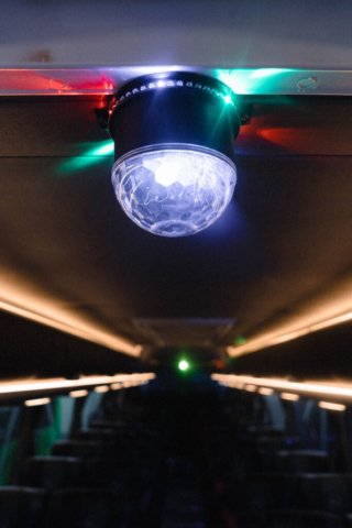 Lampu laser dengan di padukan lampu kristal gemerlap , menjadikan perjalanan anda semakin seru.